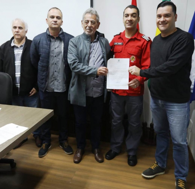 S&atilde;o Francisco do Sul recebe recursos para compra de nova ambul&acirc;ncia para os Bombeiros Volunt&aacute;rios