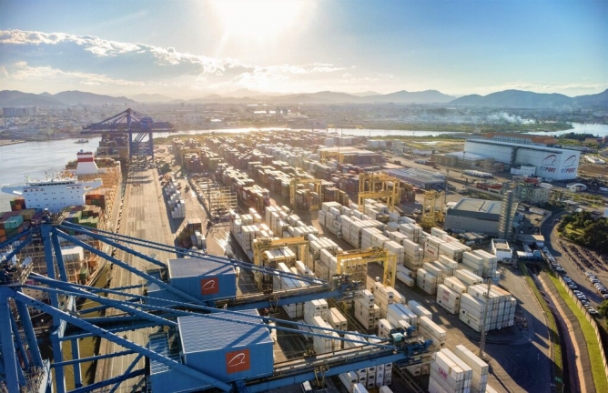 EUA seguem como principal destino das exporta&ccedil;&otilde;es de SC; China se mant&eacute;m como principal origem. (Foto: Portonave/Divulga&ccedil;&atilde;o) EUA seguem como principal destino das exporta&ccedil;&otilde;es de SC; China se mant&eacute;m como principal origem.