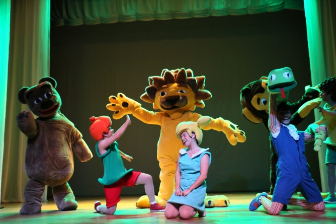 Pe&ccedil;a &ldquo;Bita e os Animais&rdquo; chega a S&atilde;o Francisco do Sul