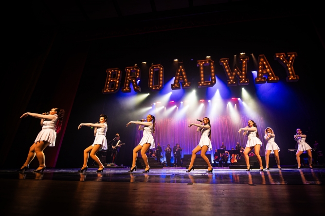 S&atilde;o Francisco do Sul &eacute; a &uacute;nica cidade da regi&atilde;o a contar com apresenta&ccedil;&otilde;es p&uacute;blicas e gratuitas do Festival de Dan&ccedil;a de Joinville