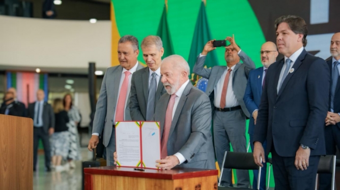 Brasil adota TV 3.0: interatividade, som imersivo e imagem em 8k