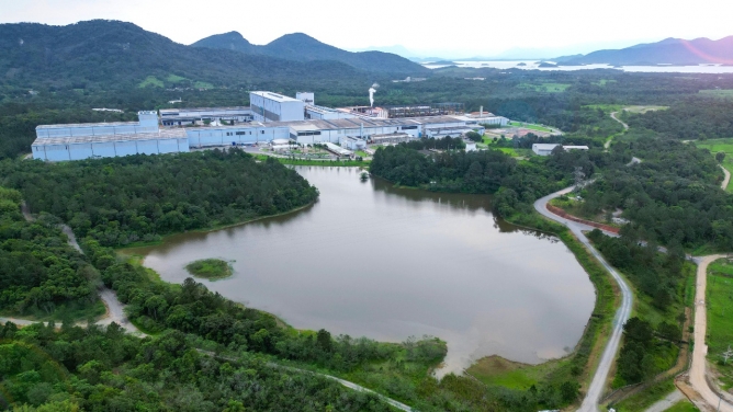 Na Semana do Meio Ambiente, ArcelorMittal apoia Mutir&atilde;o de Limpeza da Praia Grande em S&atilde;o Francisco do Sul.